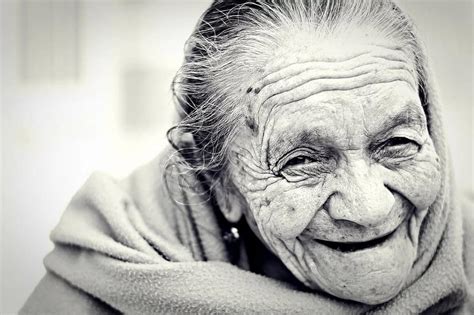 woman, old, senior, female, elderly, retired, grandmother, smiling, smile, aging, aged | Pikist