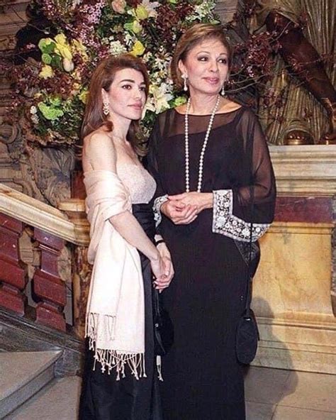 Queen Farah Pahlavi and his little daughter Princess Leila | Persian ...