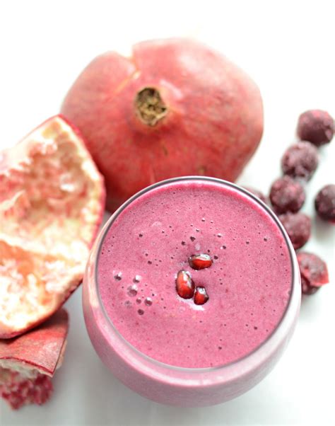 Sour Cherry and Pomegranate Detox Smoothie: www.dropbottle.co Good Smoothies, Juice Smoothie ...