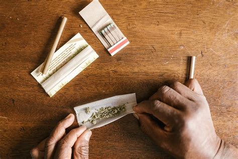 Rolling the Perfect Joint - Cannabis Talk 101