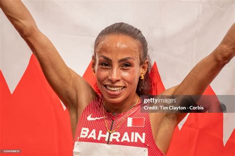 Kalkidan Gezahegne of Bahrain celebrates after winning the silver ...