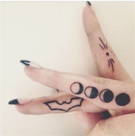 39 Lovely Moon Finger Tattoos - Finger Tattoo Designs