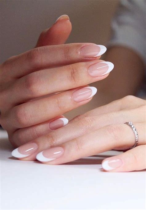 Pin by 𝕿𝖗𝖎𝖓𝖎𝖙𝖞 𝕵𝖔𝖑𝖊𝖊 on NAILS | French tip nail designs, Nails, Oval nails