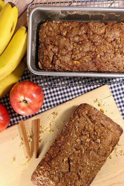 Shortcut Amish Apple Bread | RecipeLion.com