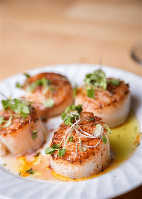 Seared Scallops With White Wine Butter Sauce - Groomer's Seafood