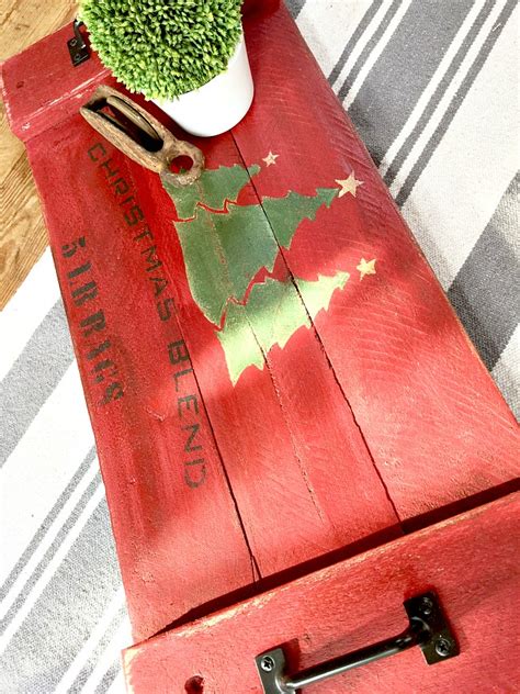 How to Make a Rustic Red Pallet Christmas Tray | Homeroad