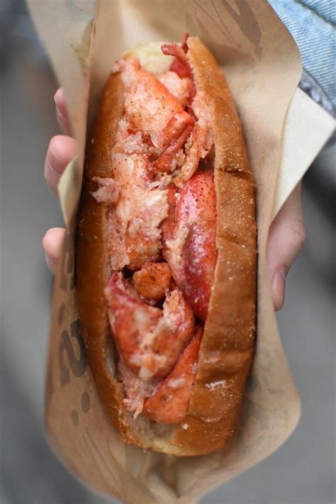 10 Places for the Best Lobster Roll in Boston (+ History!)