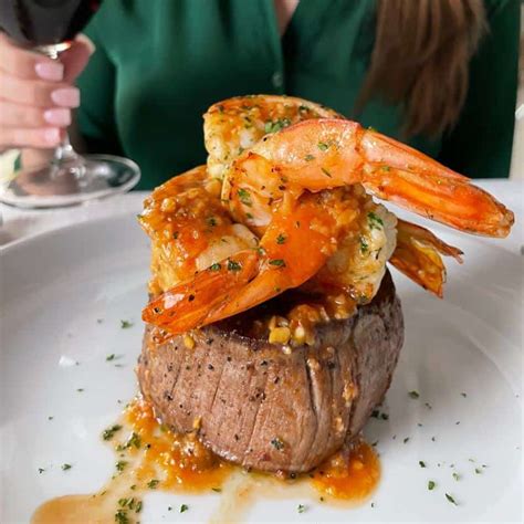 12 Best Restaurants in Edgewater, NJ 2023 (Best Food)