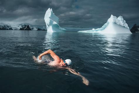 This Man Just Swam in Antarctic Waters in Next to Nothing | Swimming, Swimming pictures, Swimmer