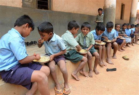 More Kids Go Hungry in India Even as Obesity Increases