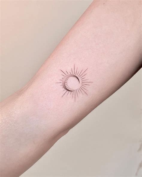 Sun and moon tattoo – Artofit