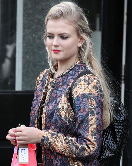 Coronation Street spoiler: New Bethany Platt actress seen shoplifting ...