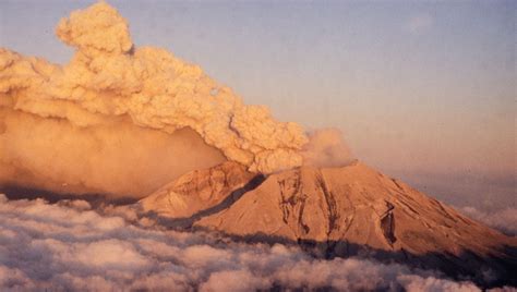 Mount St. Helens: Never-before-published photos capture eruptions