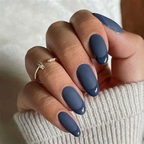 These 12 Dual-Finish French Manis Are Giving Texture and Shine