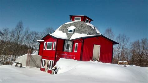 snow dome home | Geodesic dome homes, Dome home, House styles