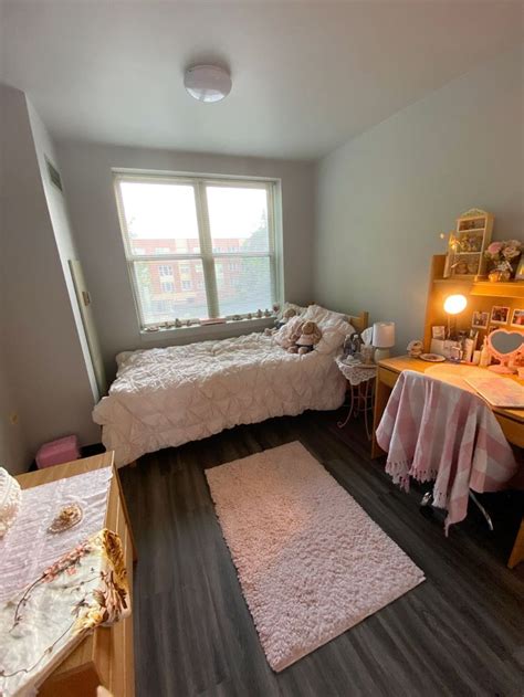 Pink dorm room | Cozy dorm room, Pink dorm rooms, Dorm room styles