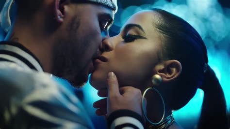 Calientes las escenas del video musical Sim Ou Não de Anitta feat. Maluma (VIDEO) | Telemundo