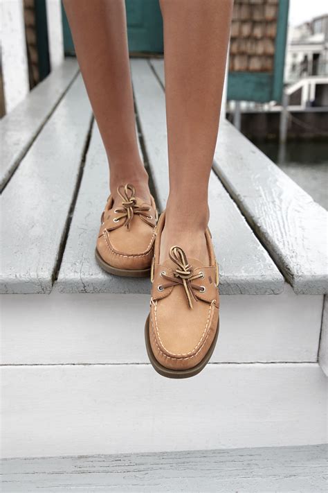 Tips to consider when buying boat shoes online - buyonlineall.com