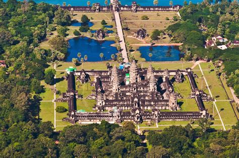 Angkor Wat, The Beauty of Cambodia - Traveldigg.com