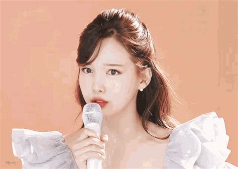 Nayeon GIF - Nayeon - Discover & Share GIFs