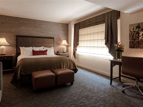 Hotel Rooms Downtown Chicago | The Whitehall Hotel