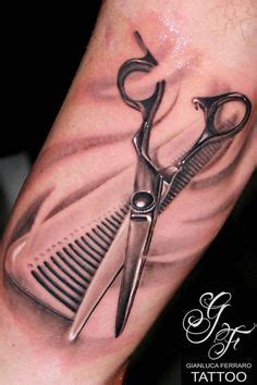 Las mejores 53 ideas de Tatuajes En El Dedo | tatuajes, tatuajes de peluquería, tatuaje de peluquero