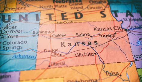 Which States Border Kansas? - WorldAtlas