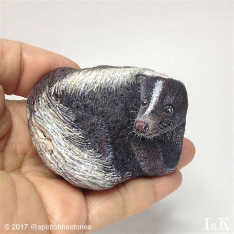 Artist Uses Stones as Canvas for Painting Adorable Animals - PlayJunkie