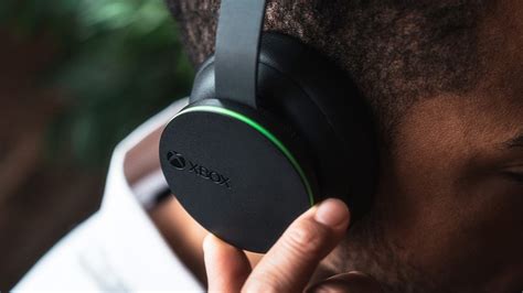 Microsoft Unveils Its New Xbox Wireless Headset - IMBOLDN