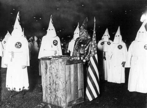 File:KKK night rally in Chicago c1920 cph.3b12355.jpg - Wikimedia Commons