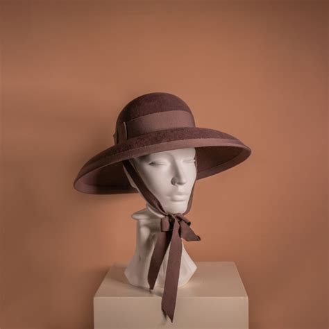 Audrey Hepburn in Mauve velours felt - Berry Rutjes Jr. Hat Design