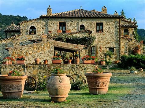 Castel del Piano , Italia 🌸 | Casa dei sogni, Case di campagna, Piccole case di campagna