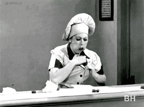 Lucille Ball Eating GIF - Find & Share on GIPHY