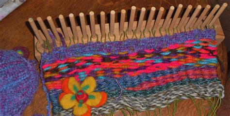 peg loom weaving. | Peg loom, Weaving, Loom knitting