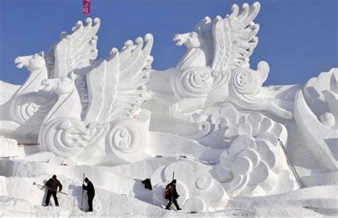 The 25 Most Spectacular Snow Sculptures | Ice sculptures, Ice art, Snow sculptures