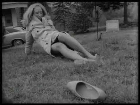 Night of the Living Dead (1968) - Judith O'Dea loses her pumps - YouTube