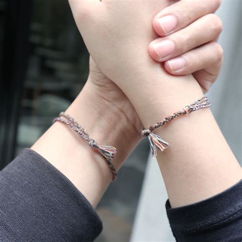 Jual Simple knot - V bracelet - Gelang Tali Kepang - Gelang Pria Gelang Wanita | Shopee Indonesia