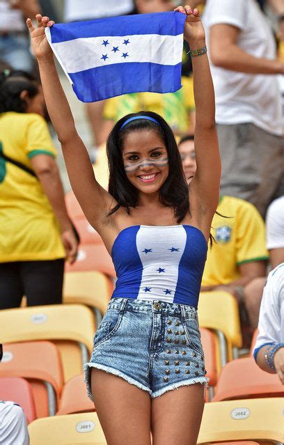 Colourful Fans at Sao Paulo Hot Football Fans, Football Girls, Girls ...