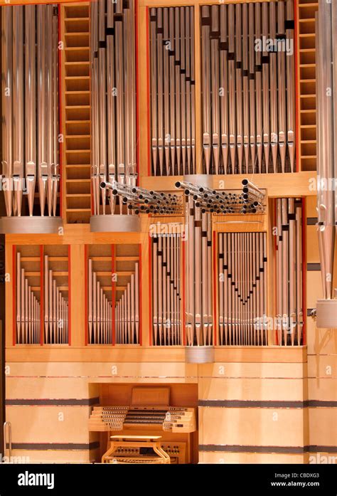 Birmingham symphony hall organ hi-res stock photography and images - Alamy