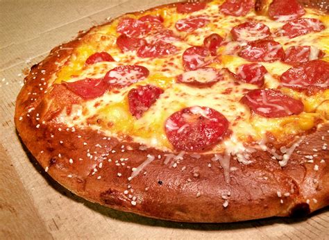 Review: Little Caesars Soft Pretzel Crust Pepperoni Pizza – The Plain ...