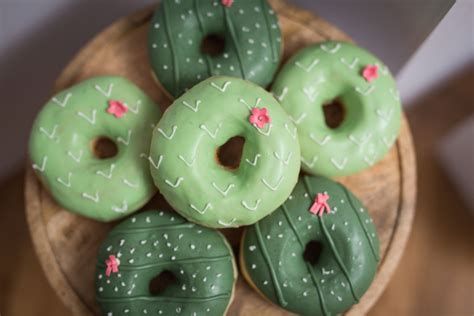 Lama no drama cactus donuts sweet table birthday party. Pink, green and pastel colors. | Fiesta ...