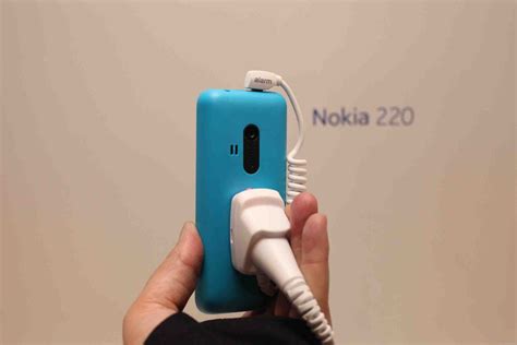 Nokia 220 - CNET