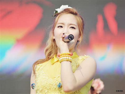 Tiffany Kyungbock High School Festival 2013 | Pretty Photos and videos of Girls Generation