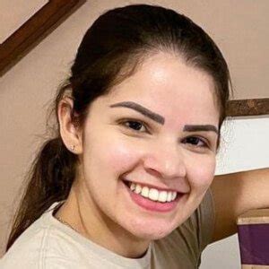 Sabrina Santos - Age, Family, Bio | Famous Birthdays