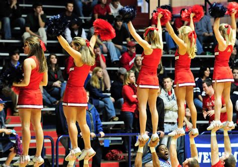 Cheerleaders Sport World: Ole Miss Cheerleaders