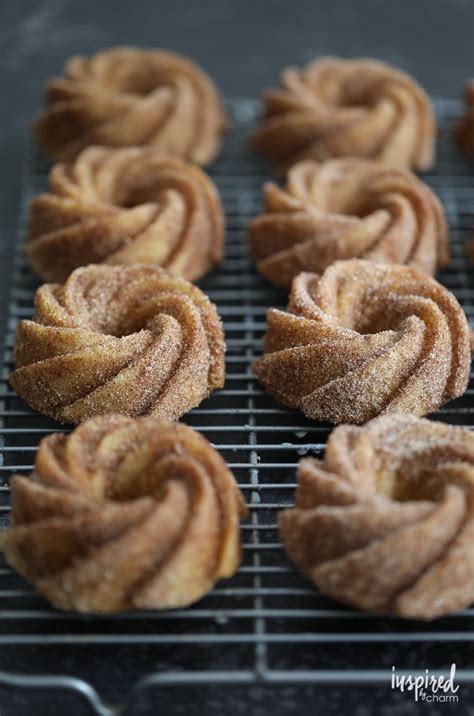 These Baked Apple Cider Donuts are a delicious fall treat! #donut #applecider #fallbaking ...