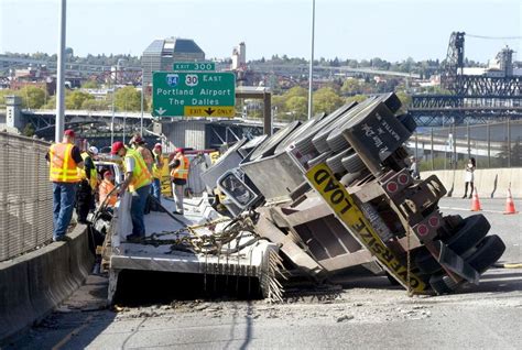 Big tow, big crash, wrong time: ODOT should tighten permit requirements - oregonlive.com