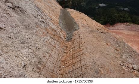 Concrete berm drain : 16 photos libres de droits et images de stock | Shutterstock