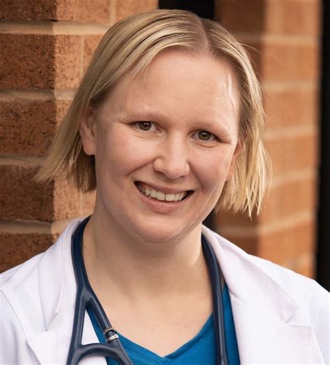 Meet Dr. Sarah McMillan, Vienna Veterinarian