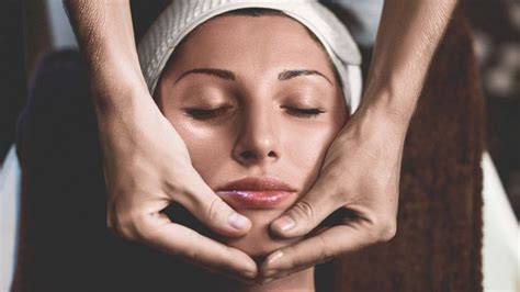 Do Massages Cause or Erase Wrinkles? This Aesthetician Expert Answers | Erase wrinkles, Skin ...